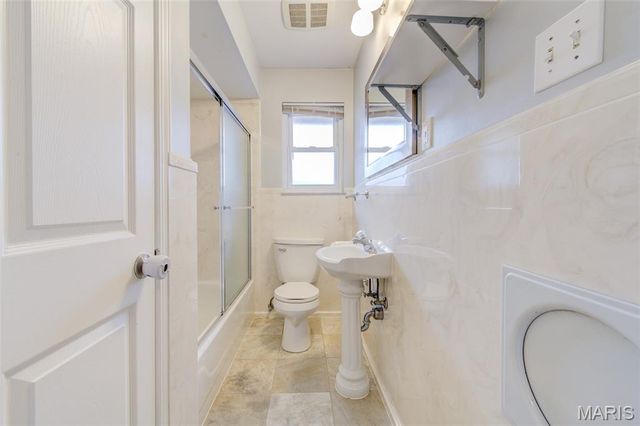 524 Rebecca Drive, St Charles, MO 63301