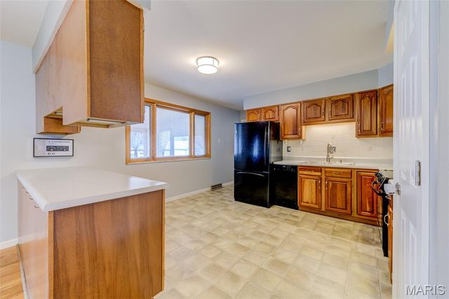 524 Rebecca Drive, St Charles, MO 63301