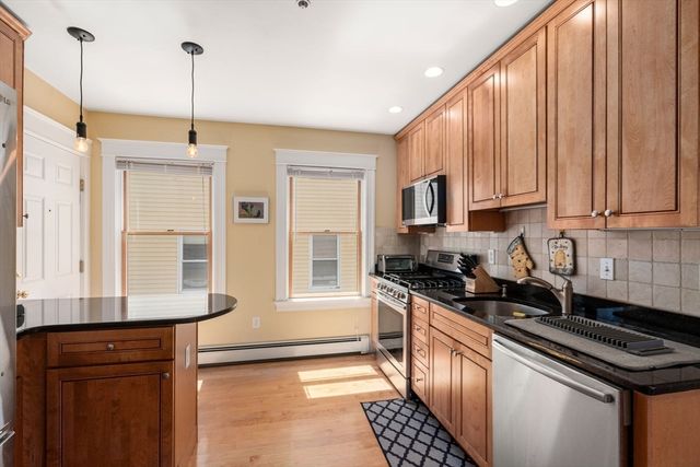 59 Craigie St 2, Somerville, MA 02143