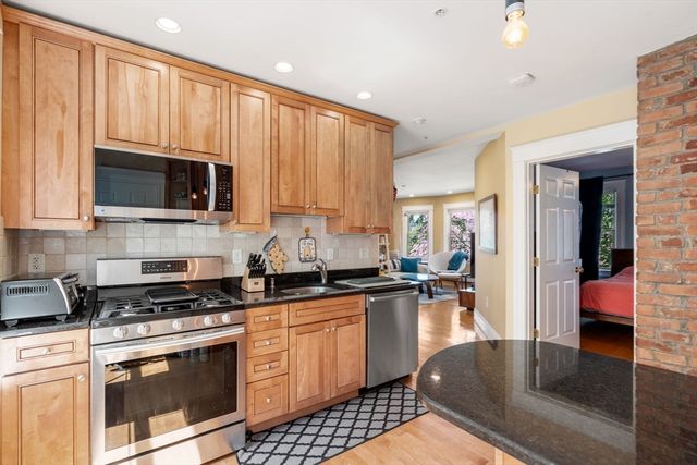 59 Craigie St 2, Somerville, MA 02143