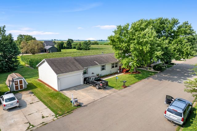 32 Peggy Drive, Sandwich, IL 60548