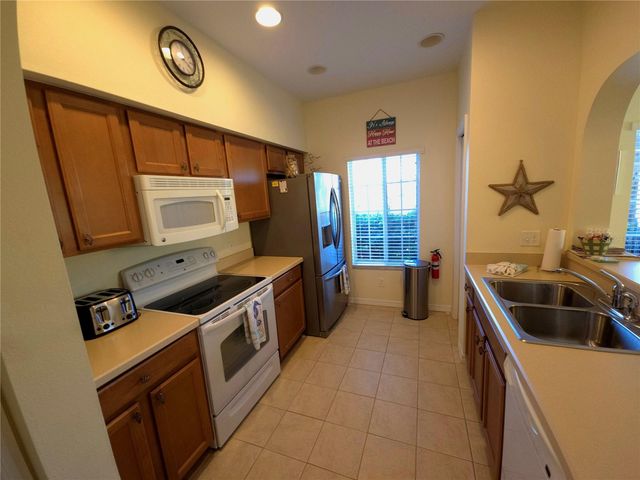 3511 45TH TER W 108, Bradenton, FL 34210