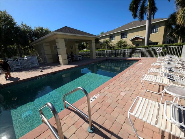 3511 45TH TER W 108, Bradenton, FL 34210