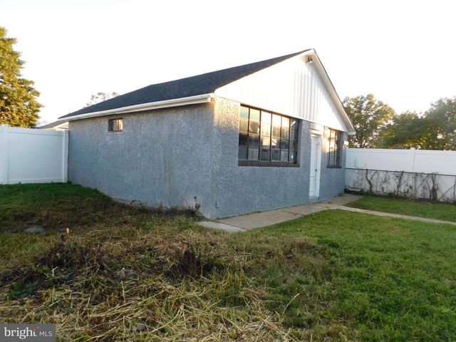 517 JOHNSON AVE, Upper Chichester, PA 19061