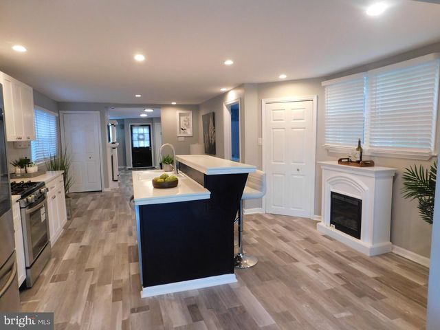 517 JOHNSON AVE, Upper Chichester, PA 19061