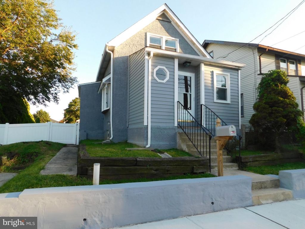 517 JOHNSON AVE, Upper Chichester, PA 19061