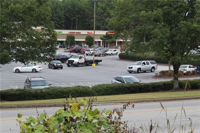 425 N Deshong Road, Stone Mountain, GA 30087