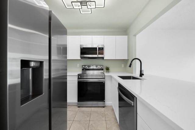 600 SE 2ND Avenue K22, Deerfield Beach, FL 33441