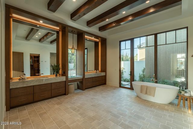 6032 N PALO CRISTI Road, Paradise Valley, AZ 85253