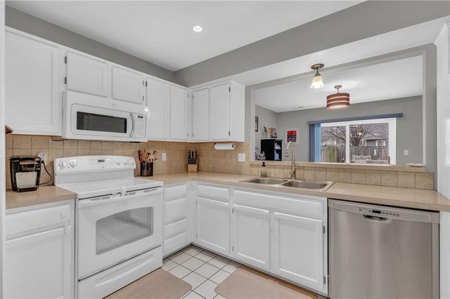 511 Lancaster Court, Lawrence, KS 66049