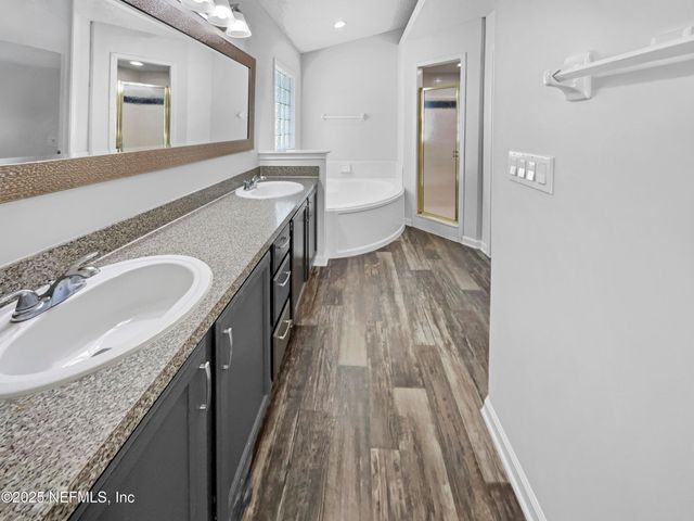 9042 SMOKETREE Drive, Jacksonville, FL 32244