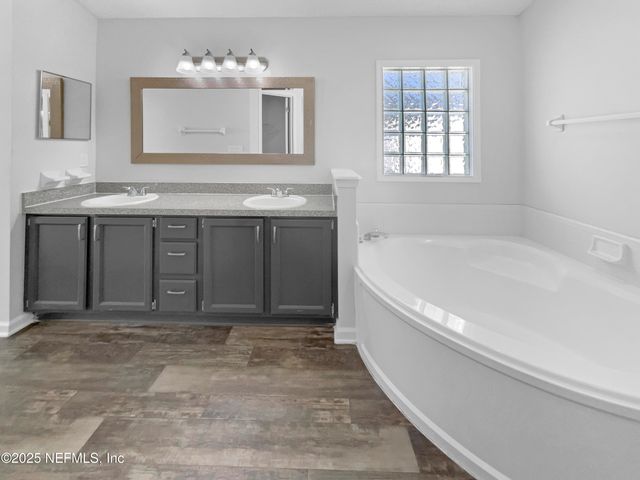 9042 SMOKETREE Drive, Jacksonville, FL 32244