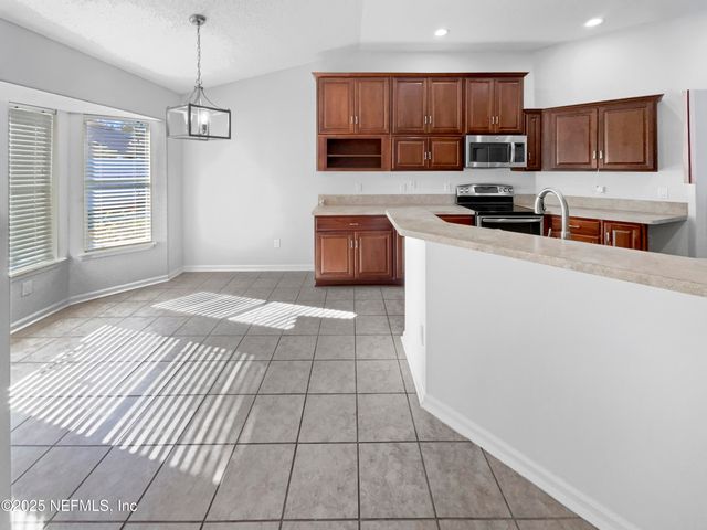 9042 SMOKETREE Drive, Jacksonville, FL 32244