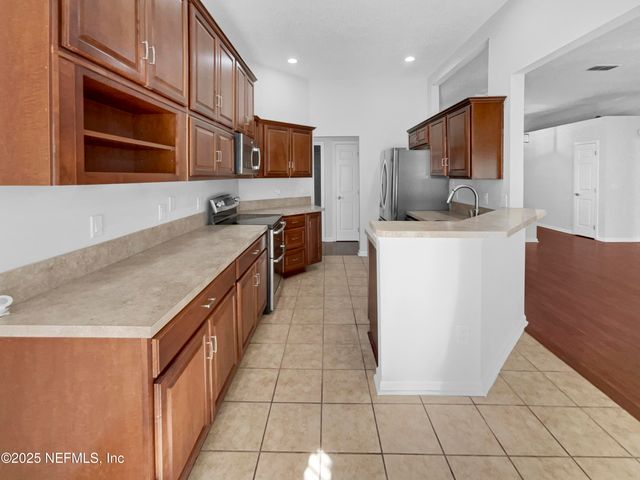 9042 SMOKETREE Drive, Jacksonville, FL 32244