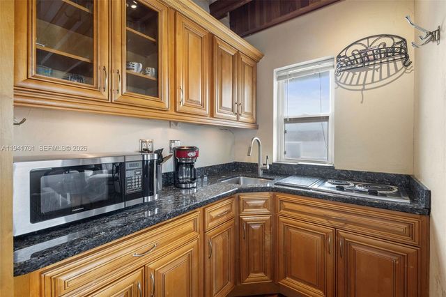 1908 N Ocean Drive 13A, Hollywood, FL 33019