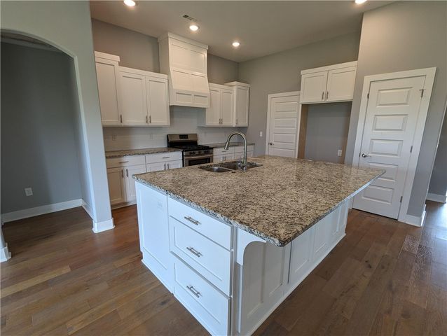 523 N Greylag Way, Farmington, AR 72730