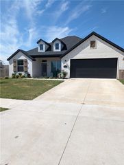 523 N Greylag Way, Farmington, AR 72730