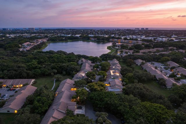 471 Ashwood Place, Boca Raton, FL 33431