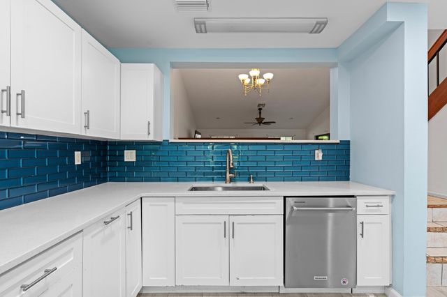 471 Ashwood Place, Boca Raton, FL 33431