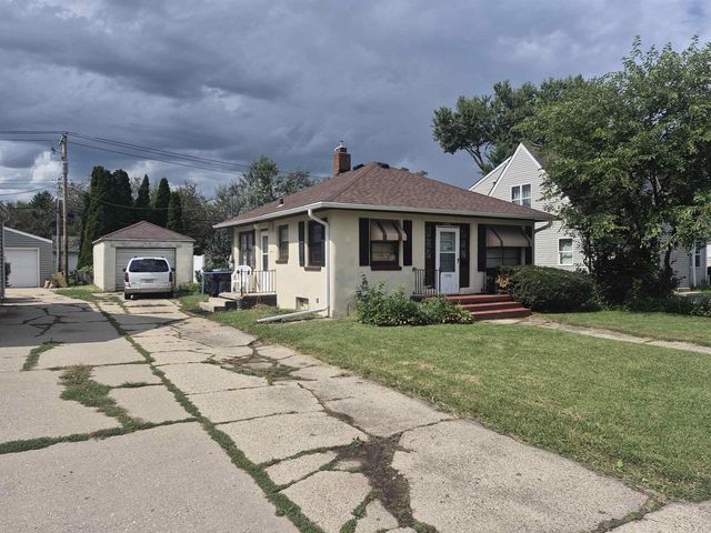 1338 Center Avenue, Janesville, WI 53546