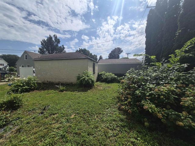 1338 Center Avenue, Janesville, WI 53546