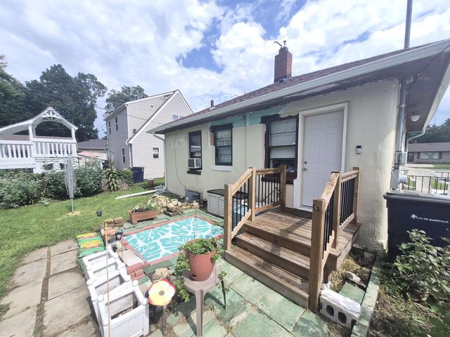 1338 Center Avenue, Janesville, WI 53546