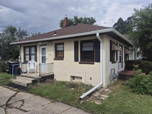1338 Center Avenue, Janesville, WI 53546