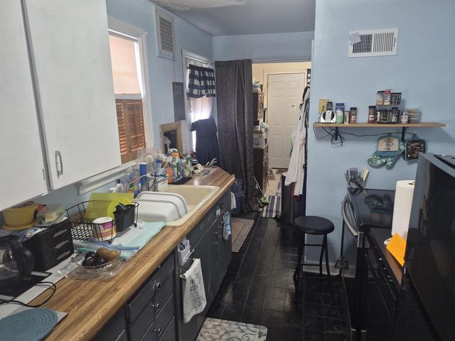 1338 Center Avenue, Janesville, WI 53546