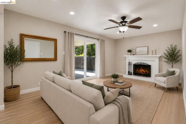 1126 Mission Dr, Antioch, CA 94509