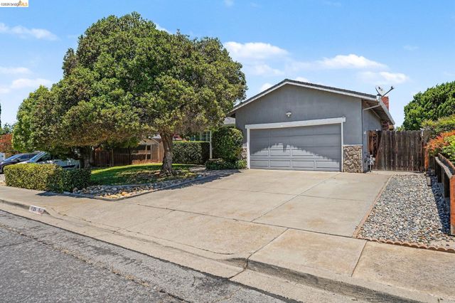1126 Mission Dr, Antioch, CA 94509