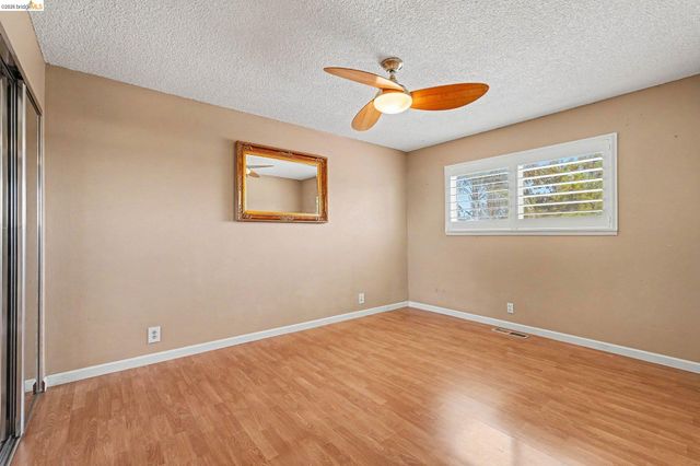 1126 Mission Dr, Antioch, CA 94509