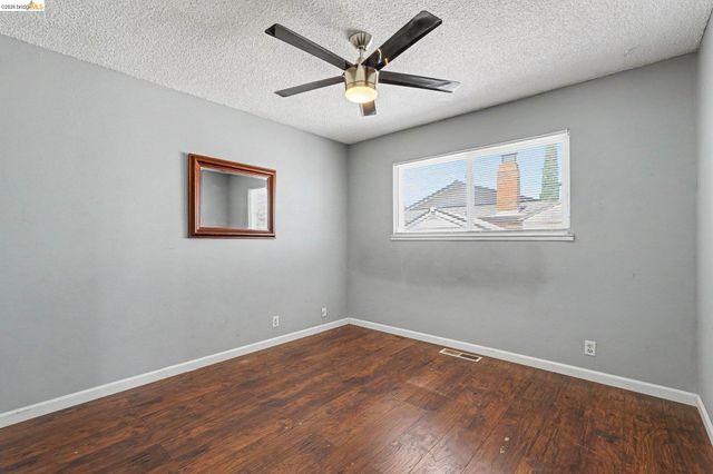 1126 Mission Dr, Antioch, CA 94509
