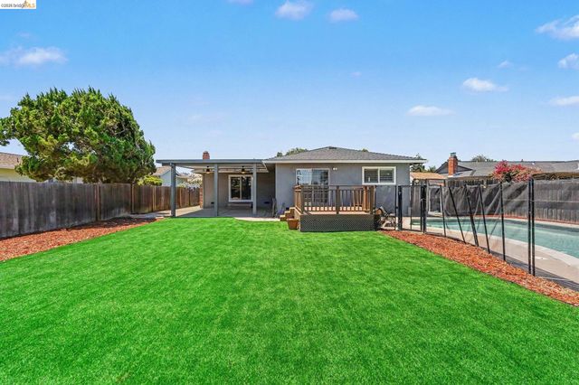1126 Mission Dr, Antioch, CA 94509