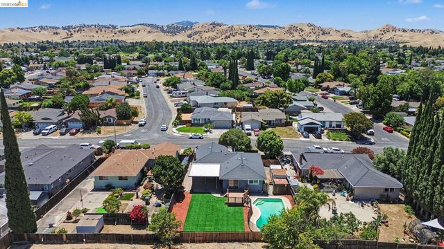 1126 Mission Dr, Antioch, CA 94509