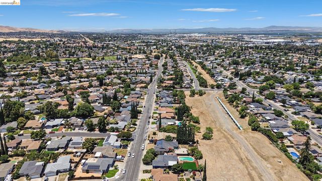 1126 Mission Dr, Antioch, CA 94509