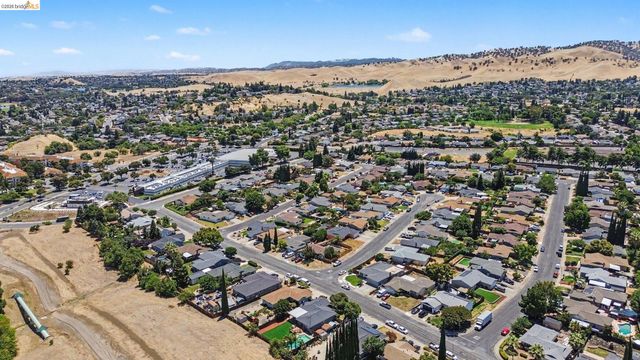 1126 Mission Dr, Antioch, CA 94509