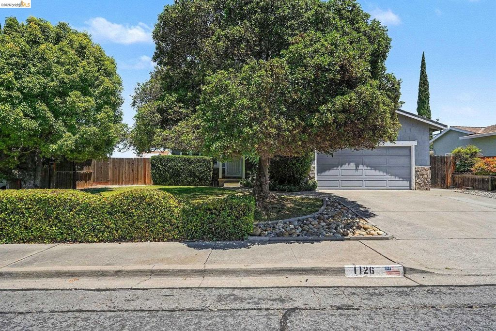 1126 Mission Dr, Antioch, CA 94509
