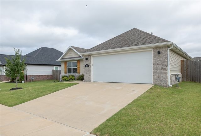 4266 W Cactus Place, Fayetteville, AR 72704
