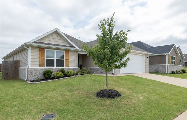 4266 W Cactus Place, Fayetteville, AR 72704