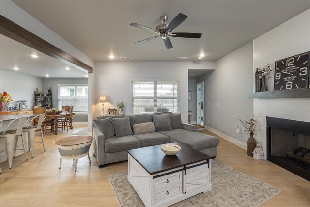 4266 W Cactus Place, Fayetteville, AR 72704