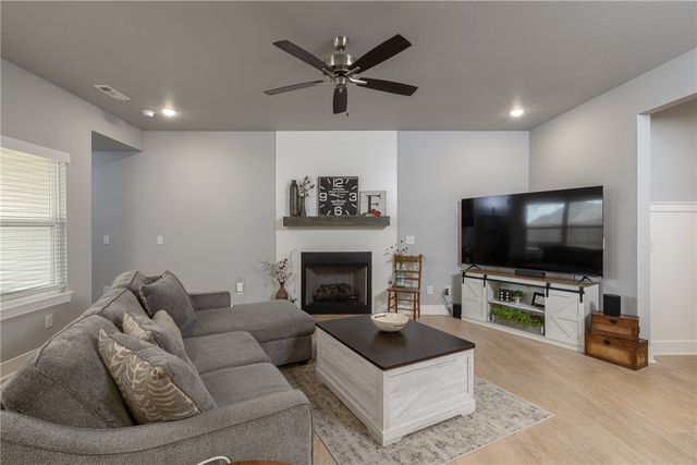4266 W Cactus Place, Fayetteville, AR 72704