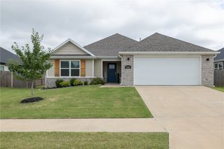 4266 W Cactus Place, Fayetteville, AR 72704