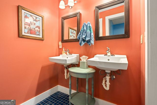 425 Oak Grove Road, Athens, GA 30607