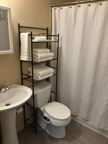 7318 Dearborn Street B, Houston, TX 77055