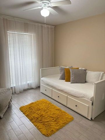 7318 Dearborn Street B, Houston, TX 77055