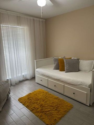 7318 Dearborn Street B, Houston, TX 77055