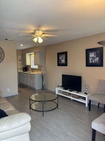 7318 Dearborn Street B, Houston, TX 77055