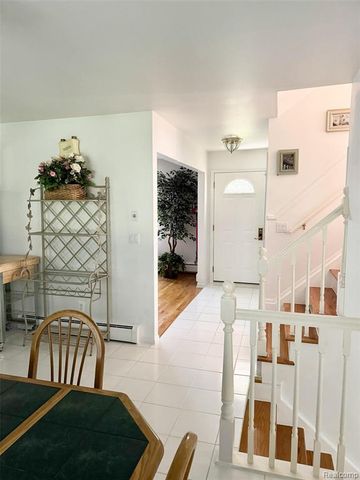 6370 W Norma Lee Street, West Bloomfield, MI 48322