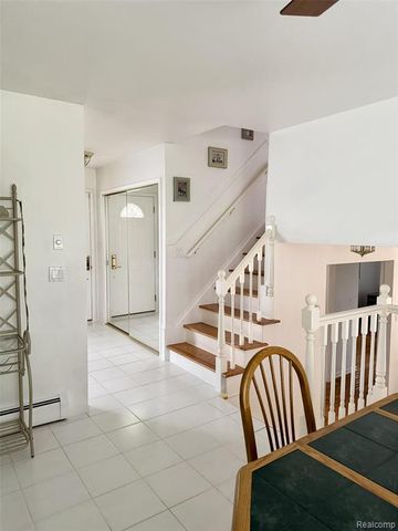 6370 W Norma Lee Street, West Bloomfield, MI 48322