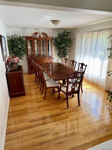 6370 W Norma Lee Street, West Bloomfield, MI 48322